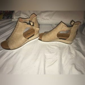 Never worn wedged sandal